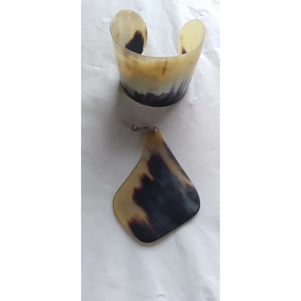 Handcrafted Cuff Natural Dairy Buffalo Horn Pendant Charm And Bracelet